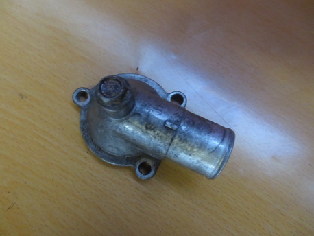 termostaatin kansi - Yamaha V-Max 600 ´94 termostaatin kansi - Yamaha V-Max 600 ´94
