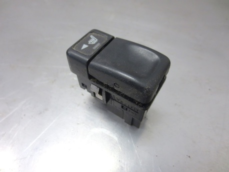 istuimen lämmittimen katkaisin - Volvo 850 ( 2.5 ) ´94