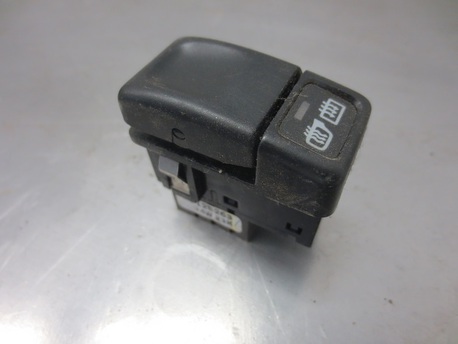 peilin / takalasin lämmittimen katkaisin - Volvo 850 ( 2.5 ) ´94 peilin / takalasin lämmittimen katkaisin - Volvo 850 ( 2.5 ) ´94