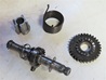 käynnistyspolkimen akseli + rattaat - Suzuki DR125 S ´82